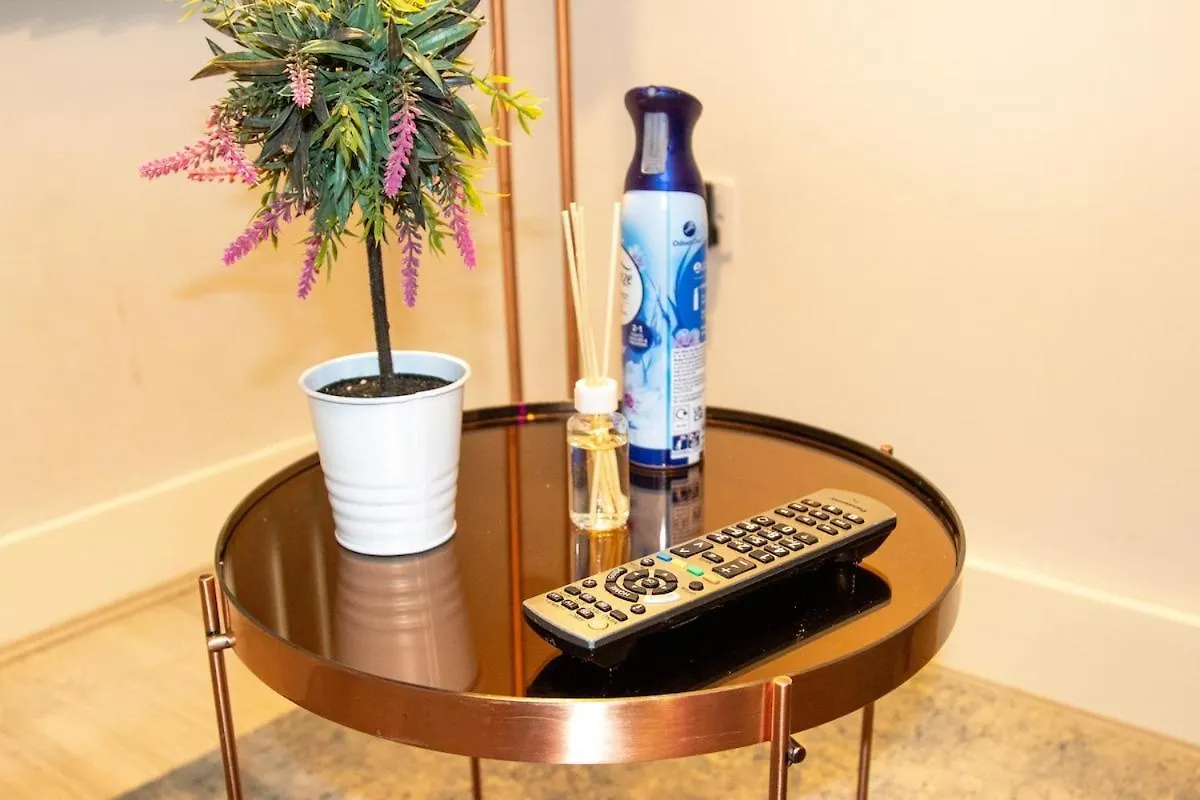 Luxury 1BR Flat Near Heathrow Apartment Harmondsworth United Kingdom